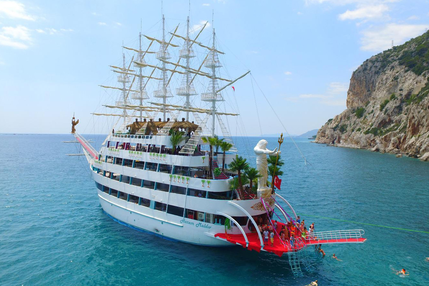 Boat Trip with Maldives Yacht