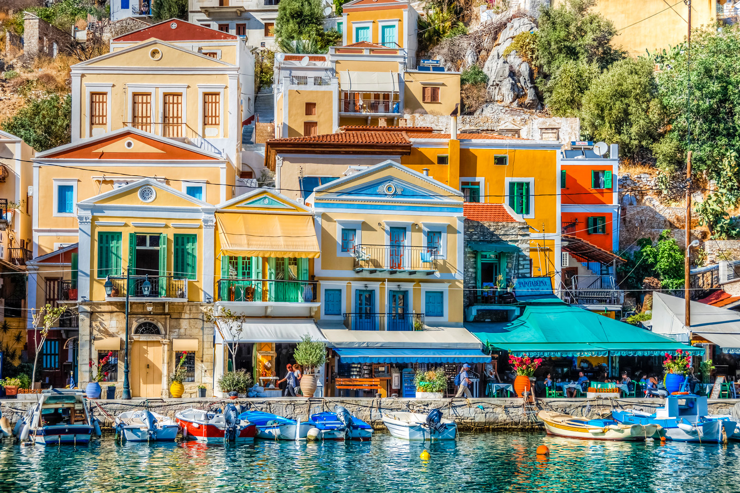 Insula Symi - Un În Culori Pastel