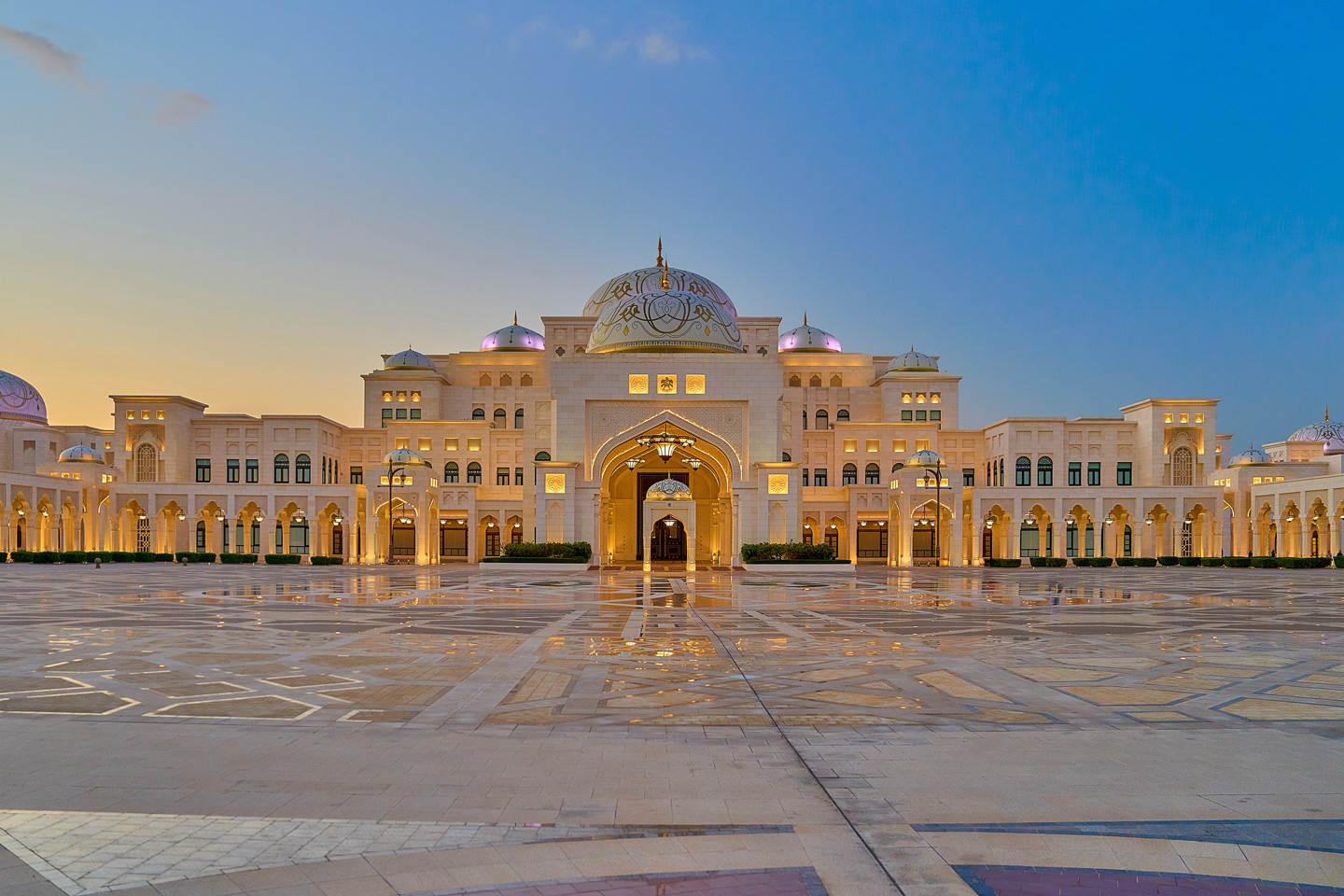 Explore Abu Dhabi